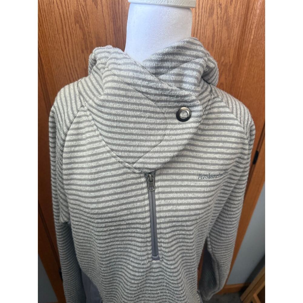 Avalanche Hooded Quater Zip Gray and White Size XL - Picture 4 of 8